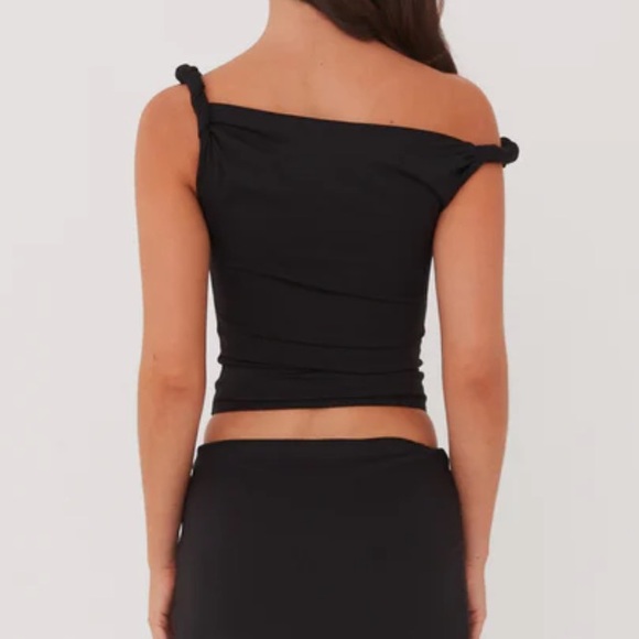 Peppermayo Black Asymmetrical Top - Picture 4 of 7